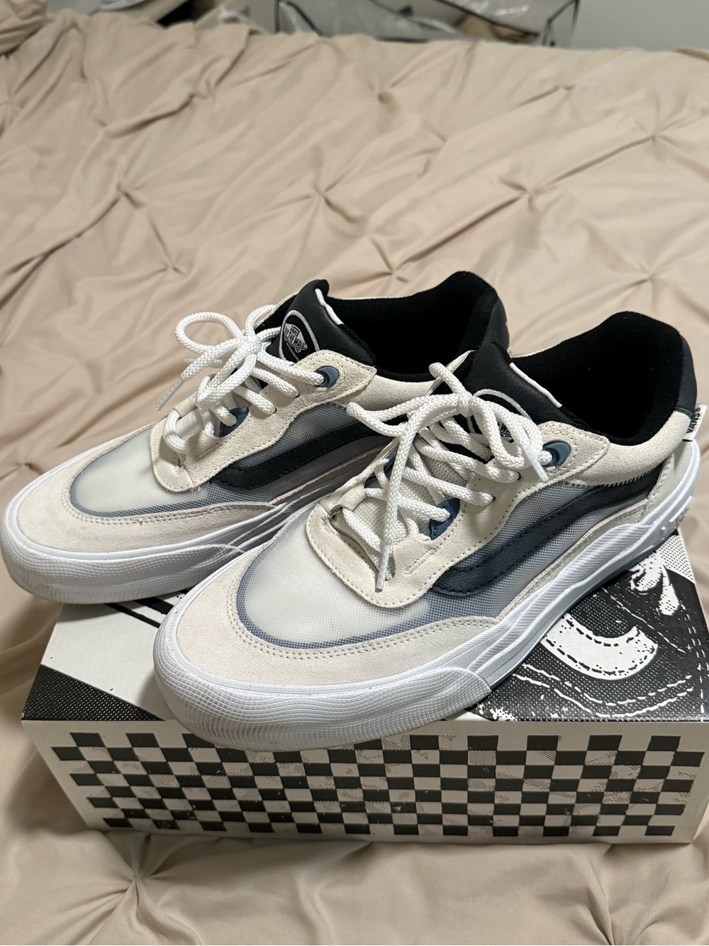 Vans Men's Low-Top Lace-Up Sneakers in White, Black, and Gray